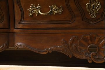 アメリカビンテージ　美品!!　アメリカ高級家具　ヘンレドン社(HENREDON)　ラグジュアリーなフレンチスタイルのチェスト(サイドボード、洋服タンス、収納箪笥、引き出し、ヴィンテージ、米国)(R-079075)