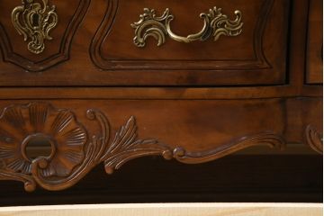 アメリカビンテージ　美品!!　アメリカ高級家具　ヘンレドン社(HENREDON)　ラグジュアリーなフレンチスタイルのチェスト(サイドボード、洋服タンス、収納箪笥、引き出し、ヴィンテージ、米国)(R-079075)