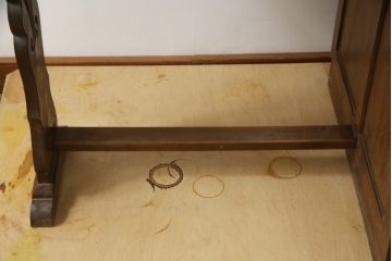 和製アンティーク　昭和を感じさせるレトロな雰囲気が魅力的な透かし彫り入り片袖机(勉強机、ワークデスク、作業台、在宅用、在宅ワーク用)(R-079077)
