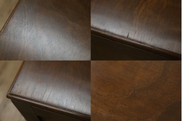 和製アンティーク　昭和を感じさせるレトロな雰囲気が魅力的な透かし彫り入り片袖机　(R-079077)