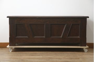希少!!　中古　松本民芸家具　木目が作りだすランダムな色の濃淡が美しいA型チェスト(ベンチ収納、ベンチチェスト、コファ、ブランケットボックス、収納箱)(定価約31万円)(R-079080)