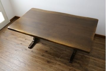 中古　美品　柏木工(KASHIWA)　WILDERNESS(ウィルダネス)　ナラ材　美しい杢目とシックな色合いが魅力のダイニングテーブル(4人掛け、4P、6人掛け、6P、食卓)(定価約26万円)(R-079081)