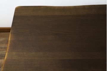 中古　美品　柏木工(KASHIWA)　WILDERNESS(ウィルダネス)　ナラ材　美しい杢目とシックな色合いが魅力のダイニングテーブル(4人掛け、4P、6人掛け、6P、食卓)(定価約26万円)(R-079081)