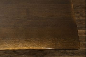 中古　美品　柏木工(KASHIWA)　WILDERNESS(ウィルダネス)　ナラ材　美しい杢目とシックな色合いが魅力のダイニングテーブル(4人掛け、4P、6人掛け、6P、食卓)(定価約26万円)(R-079081)