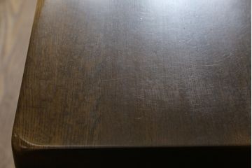 中古　美品　柏木工(KASHIWA)　WILDERNESS(ウィルダネス)　ナラ材　美しい杢目とシックな色合いが魅力のダイニングテーブル(4人掛け、4P、6人掛け、6P、食卓)(定価約26万円)(R-079081)