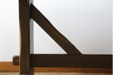 中古　美品　柏木工(KASHIWA)　WILDERNESS(ウィルダネス)　ナラ材　美しい杢目とシックな色合いが魅力のダイニングテーブル(4人掛け、4P、6人掛け、6P、食卓)(定価約26万円)(R-079081)