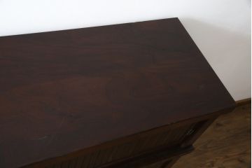 中古　美品!!　欅(ケヤキ)材　上質な和の空間づくりにぴったりな縦格子入りの水屋箪笥サイドボード(食器棚、戸棚、収納棚、サイドキャビネット)(R-079084)