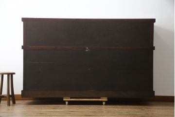 中古　美品!!　欅(ケヤキ)材　上質な和の空間づくりにぴったりな縦格子入りの水屋箪笥サイドボード(食器棚、戸棚、収納棚、サイドキャビネット)(R-079084)