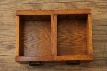 中古　民芸家具　ニレ材　和小物のディスプレイにもぴったりの小さな卓上階段箪笥(和たんす、収納タンス、整理箪笥、卓上収納、小物収納、小引き出し)(R-079086)