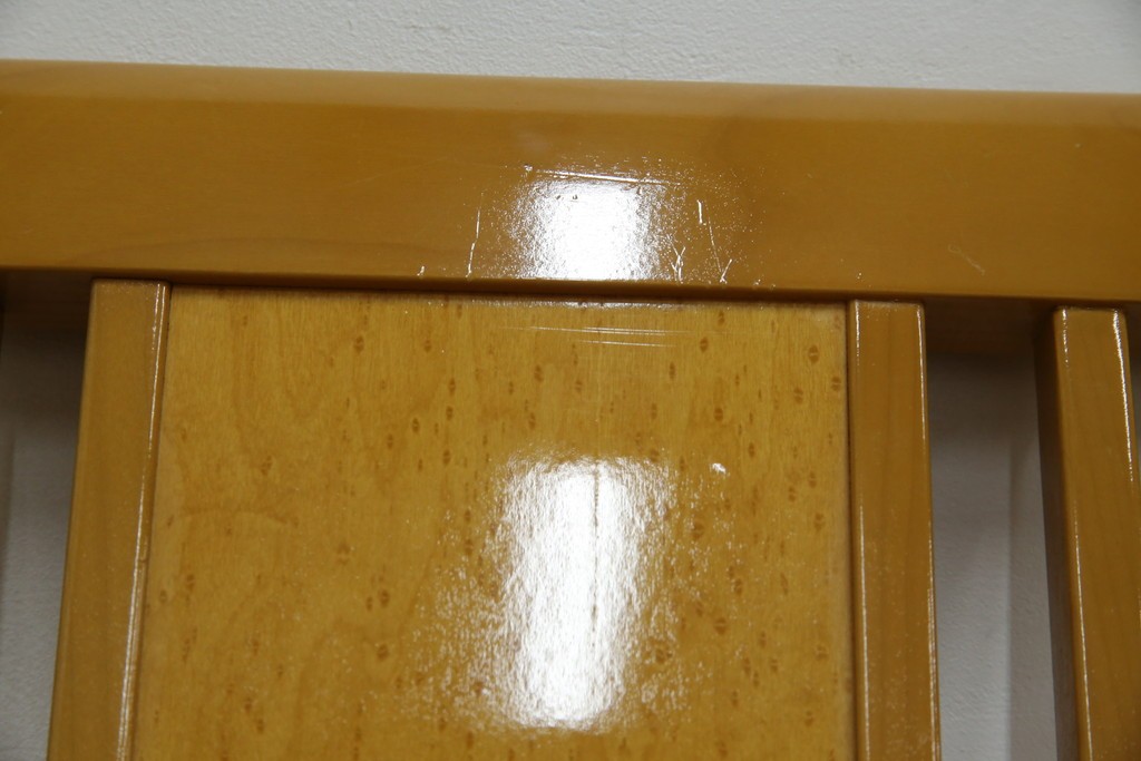 中古　美品!!　IDC大塚家具取り扱い　SPLENDOR(スプレンダー)　バーズアイメープル　洗練されたデザインが美しいダイニングチェア4脚セット　定価4脚で約23万円　(R-079089)