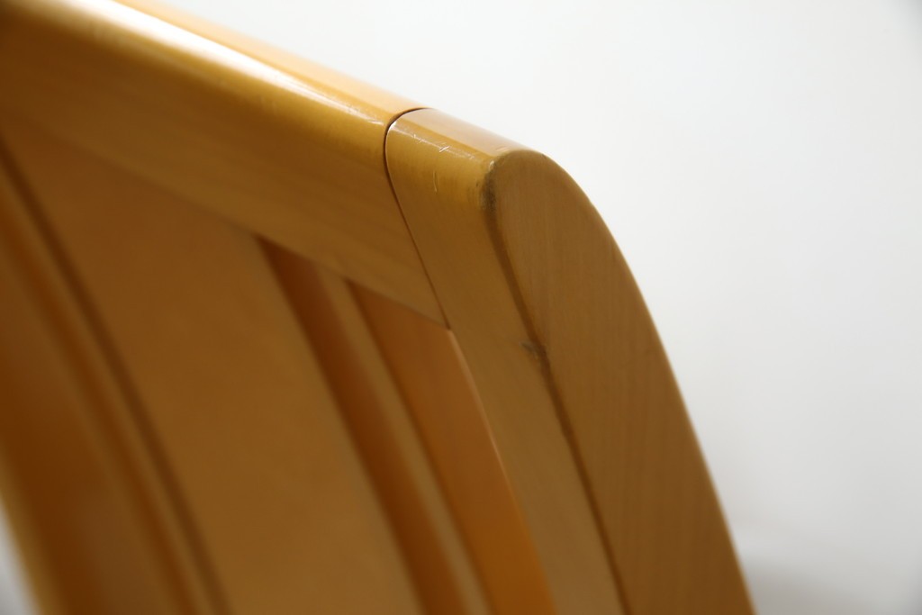 中古　美品!!　IDC大塚家具取り扱い　SPLENDOR(スプレンダー)　バーズアイメープル　洗練されたデザインが美しいダイニングチェア4脚セット　定価4脚で約23万円　(R-079089)