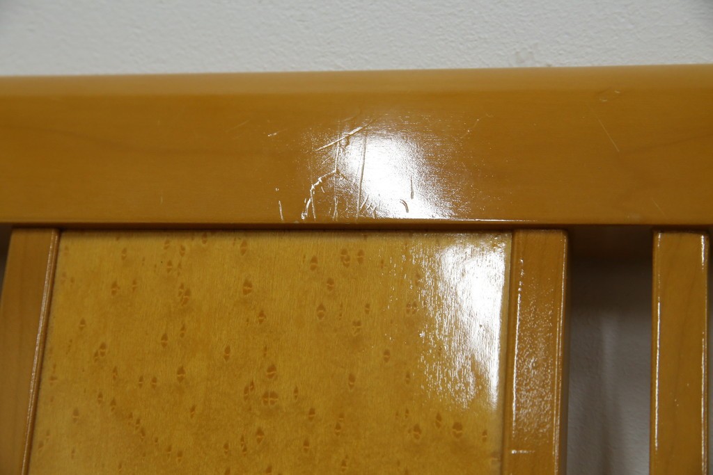 中古　美品!!　IDC大塚家具取り扱い　SPLENDOR(スプレンダー)　バーズアイメープル　洗練されたデザインが美しいダイニングチェア4脚セット　定価4脚で約23万円　(R-079089)