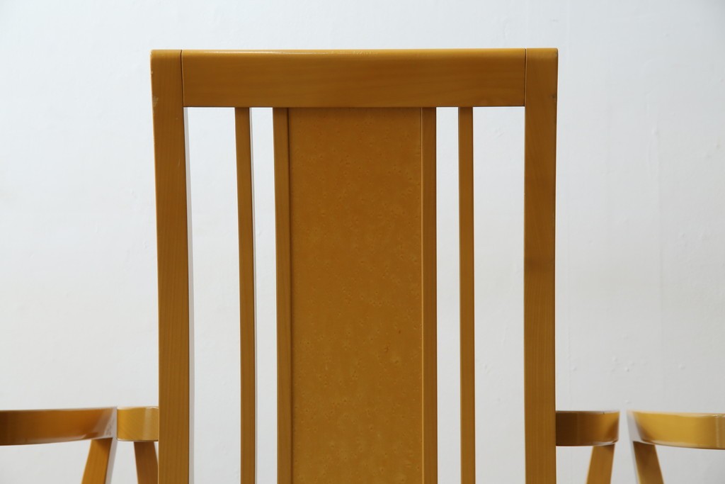 中古　美品!!　IDC大塚家具取り扱い　SPLENDOR(スプレンダー)　バーズアイメープル　洗練されたデザインが美しいダイニングチェア4脚セット　定価4脚で約23万円　(R-079089)