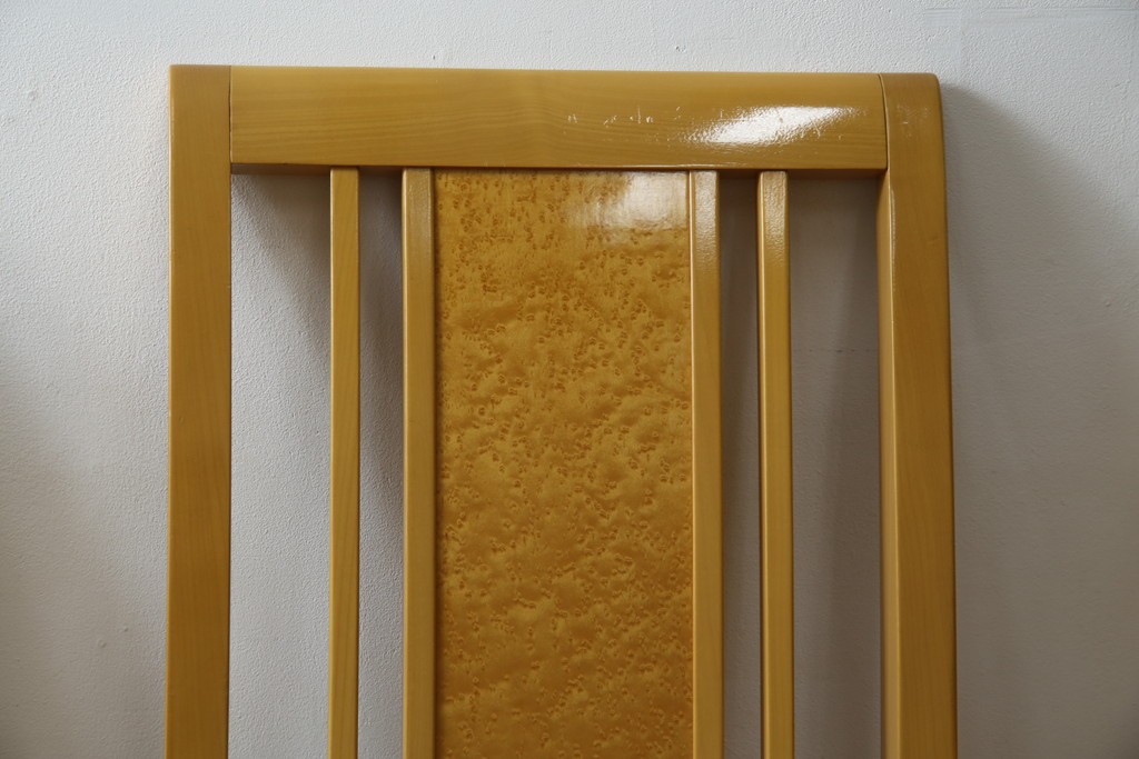 中古　美品!!　IDC大塚家具取り扱い　SPLENDOR(スプレンダー)　バーズアイメープル　洗練されたデザインが美しいダイニングチェア4脚セット　定価4脚で約23万円　(R-079089)