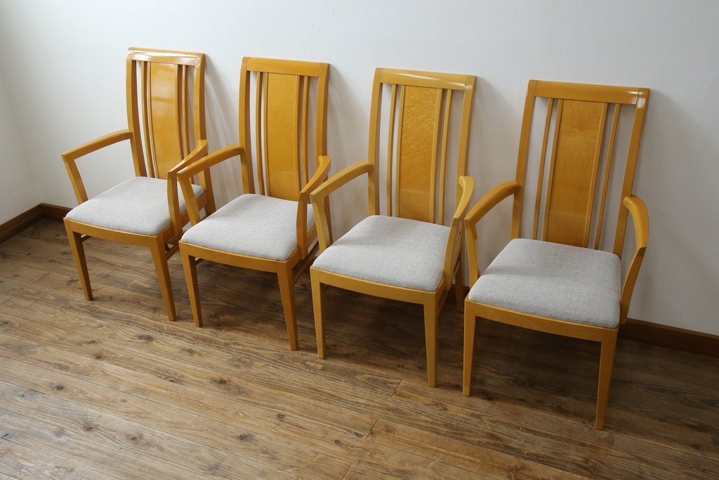 中古　美品!!　IDC大塚家具取り扱い　SPLENDOR(スプレンダー)　バーズアイメープル　洗練されたデザインが美しいダイニングチェア4脚セット　定価4脚で約23万円　(R-079089)