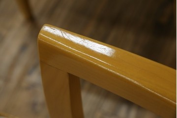 中古　美品!!　IDC大塚家具取り扱い　SPLENDOR(スプレンダー)　バーズアイメープル　洗練されたデザインが美しいダイニングチェア4脚セット　定価4脚で約23万円　(R-079089)