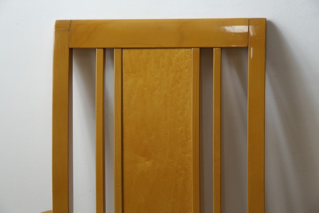 中古　美品!!　IDC大塚家具取り扱い　SPLENDOR(スプレンダー)　バーズアイメープル　洗練されたデザインが美しいダイニングチェア4脚セット　定価4脚で約23万円　(R-079089)