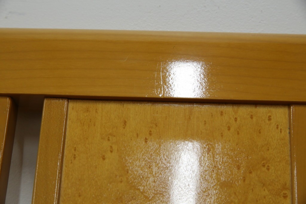 中古　美品!!　IDC大塚家具取り扱い　SPLENDOR(スプレンダー)　バーズアイメープル　洗練されたデザインが美しいダイニングチェア4脚セット　定価4脚で約23万円　(R-079089)