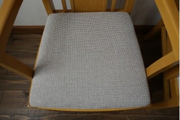 中古　美品!!　IDC大塚家具取り扱い　SPLENDOR(スプレンダー)　バーズアイメープル　洗練されたデザインが美しいダイニングチェア4脚セット　定価4脚で約23万円　(R-079089)