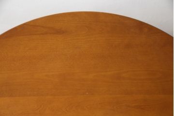 中古　美品!!　横浜ダニエル(daniel)　アーリーアメリカンシリーズ　幕板と挽き物脚の凝ったデザインが目を惹く丸テーブル(ラウンドテーブル、2人掛け、ダイニングテーブル)(R-079091)