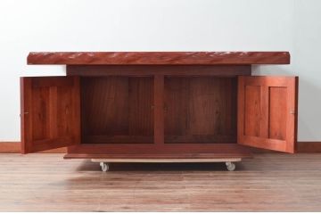 中古　美品　民芸家具　欅(ケヤキ)材　団らんのひと時にぴったりの温かな色味の囲炉裏テーブル(関西火鉢、長火鉢、木製火鉢、4人掛け、6人掛け、ダイニングテーブル、食卓)(R-079092)