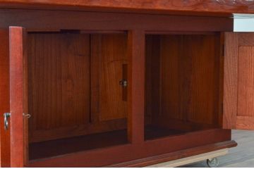 中古　美品　民芸家具　欅(ケヤキ)材　団らんのひと時にぴったりの温かな色味の囲炉裏テーブル(関西火鉢、長火鉢、木製火鉢、4人掛け、6人掛け、ダイニングテーブル、食卓)(R-079092)