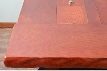 中古　美品　民芸家具　欅(ケヤキ)材　団らんのひと時にぴったりの温かな色味の囲炉裏テーブル(関西火鉢、長火鉢、木製火鉢、4人掛け、6人掛け、ダイニングテーブル、食卓)(R-079092)