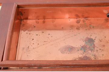 中古　美品　民芸家具　欅(ケヤキ)材　団らんのひと時にぴったりの温かな色味の囲炉裏テーブル(関西火鉢、長火鉢、木製火鉢、4人掛け、6人掛け、ダイニングテーブル、食卓)(R-079092)
