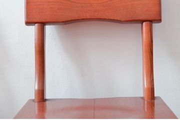 中古　美品　伝統木芸士　石橋武士作　欅(ケヤキ)材　心が和む温かな色味が素敵な収納付き1人掛けベンチ2脚セット(椅子、いす、イス、板座チェア、囲炉裏チェア、ダイニングチェア、バラ売り可能)(定価2脚で約15万6千円)(R-079093)