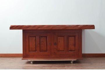 中古　美品　民芸家具　欅(ケヤキ)材　団らんのひと時にぴったりの温かな色味の囲炉裏テーブル(関西火鉢、長火鉢、木製火鉢、4人掛け、6人掛け、ダイニングテーブル、食卓)(R-079095)