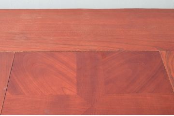 中古　美品　民芸家具　欅(ケヤキ)材　団らんのひと時にぴったりの温かな色味の囲炉裏テーブル(関西火鉢、長火鉢、木製火鉢、4人掛け、6人掛け、ダイニングテーブル、食卓)(R-079095)
