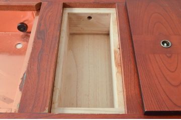 中古　美品　民芸家具　欅(ケヤキ)材　団らんのひと時にぴったりの温かな色味の囲炉裏テーブル(関西火鉢、長火鉢、木製火鉢、4人掛け、6人掛け、ダイニングテーブル、食卓)(R-079095)