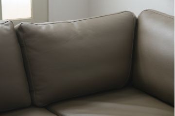 中古　美品　BoConcept(ボーコンセプト)　I.D.V.　洗練されたデザインが素敵なコーナーソファ(2人掛けソファ、3人掛けソファ、長椅子、カウチソファ、北欧)(定価約85万円)(R-079098)
