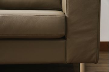 中古　美品　BoConcept(ボーコンセプト)　I.D.V.　洗練されたデザインが素敵なコーナーソファ(2人掛けソファ、3人掛けソファ、長椅子、カウチソファ、北欧)(定価約85万円)(R-079098)
