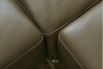 中古　デンマーク製　美品　BoConcept(ボーコンセプト)　I.D.V.　シンプルモダンなコーナーソファ　定価約85万円　(R-079098)