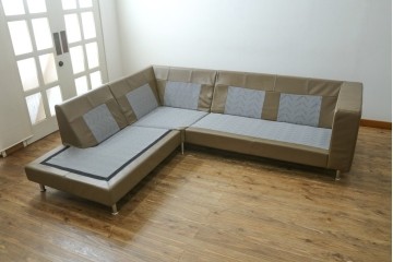 中古　デンマーク製　美品　BoConcept(ボーコンセプト)　I.D.V.　シンプルモダンなコーナーソファ　定価約85万円　(R-079098)