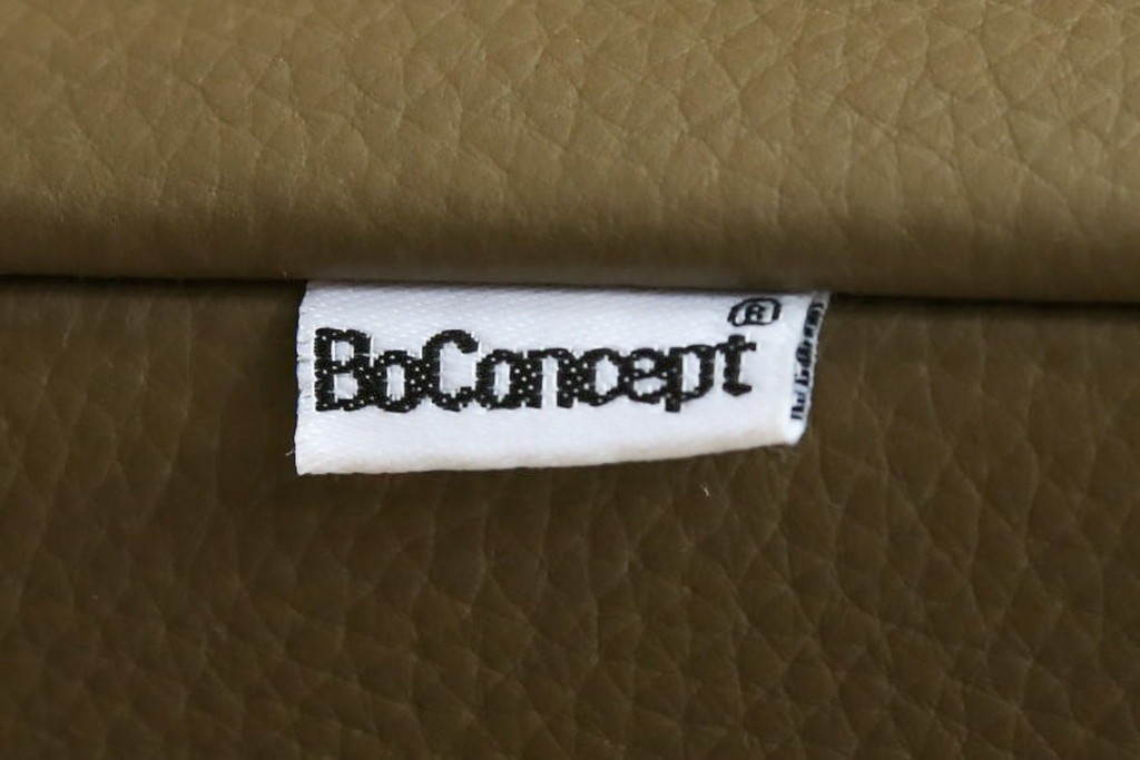 中古　デンマーク製　美品　BoConcept(ボーコンセプト)　I.D.V.　シンプルモダンなコーナーソファ　定価約85万円　(R-079098)