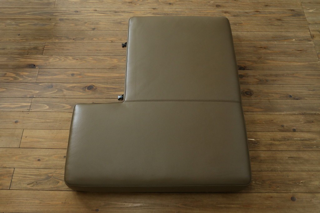中古　デンマーク製　美品　BoConcept(ボーコンセプト)　I.D.V.　シンプルモダンなコーナーソファ　定価約85万円　(R-079098)