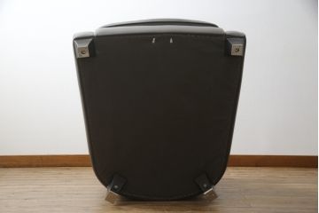 中古　プラスカーサ取り扱い　NATUZZI ITALIA(ナツッジイタリア)　AMADEUS(アマデウス)　メンズライクな空間づくりに活躍する1人掛けソファ(一人掛け、アームソファ、1P)(定価約45万円)(R-079099)