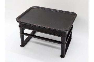 時代物　李朝　シンプルで使い勝手の良い角膳(お膳、木製、脚付き、朝鮮美術、飾り台、四角)(R-079106)