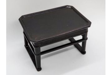時代物　李朝　シンプルで使い勝手の良い角膳(お膳、木製、脚付き、朝鮮美術、飾り台、四角)(R-079106)