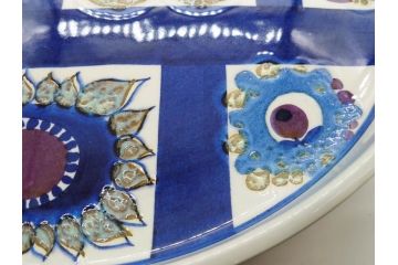 デンマーク　ROYAL COPENHAGEN(ロイヤルコペンハーゲン)　Tenera(テネラ)　FAJANCE(ファイアンス焼き)　121/3293　青の色調が印象的な温かみあるプレート(大皿、花、フラワー、ひまわり、向日葵、洋食器、北欧)(R-079108)