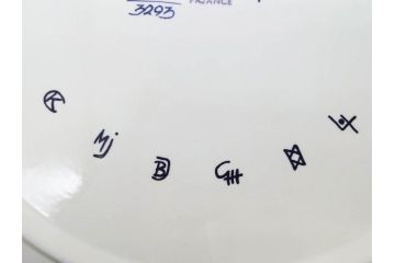 デンマーク　ROYAL COPENHAGEN(ロイヤルコペンハーゲン)　Tenera(テネラ)　FAJANCE(ファイアンス焼き)　121/3293　青の色調が印象的な温かみあるプレート(大皿、花、フラワー、ひまわり、向日葵、洋食器、北欧)(R-079108)