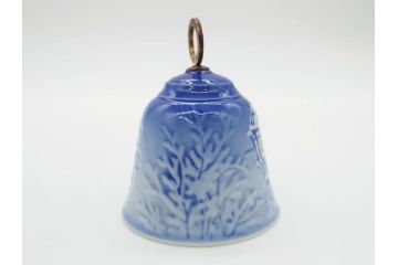 デンマーク　ROYAL COPENHAGEN(ロイヤルコペンハーゲン) Tenera(テネラ) / B&G(ビング オー グレンダール)　クリスマスベル　1983年・1984年・1986年・1999年　様々なデザインで目を楽しませてくれるベル5点セット(イヤーベル、鈴、鐘、陶器、オーナメント)(R-079109)