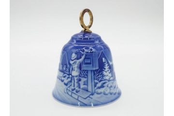 デンマーク　ROYAL COPENHAGEN(ロイヤルコペンハーゲン) Tenera(テネラ) / B&G(ビング オー グレンダール)　クリスマスベル　1983年・1984年・1986年・1999年　様々なデザインで目を楽しませてくれるベル5点セット(イヤーベル、鈴、鐘、陶器、オーナメント)(R-079109)