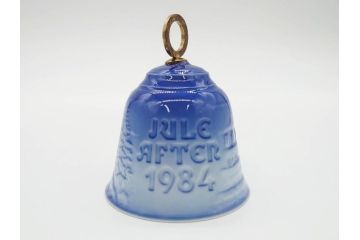 デンマーク　ROYAL COPENHAGEN(ロイヤルコペンハーゲン) Tenera(テネラ) / B&G(ビング オー グレンダール)　クリスマスベル　1983年・1984年・1986年・1999年　様々なデザインで目を楽しませてくれるベル5点セット(イヤーベル、鈴、鐘、陶器、オーナメント)(R-079109)