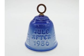 デンマーク　ROYAL COPENHAGEN(ロイヤルコペンハーゲン) Tenera(テネラ) / B&G(ビング オー グレンダール)　クリスマスベル　1983年・1984年・1986年・1999年　様々なデザインで目を楽しませてくれるベル5点セット(イヤーベル、鈴、鐘、陶器、オーナメント)(R-079109)