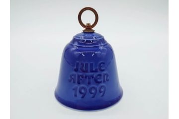 デンマーク　ROYAL COPENHAGEN(ロイヤルコペンハーゲン) Tenera(テネラ) / B&G(ビング オー グレンダール)　クリスマスベル　1983年・1984年・1986年・1999年　様々なデザインで目を楽しませてくれるベル5点セット(イヤーベル、鈴、鐘、陶器、オーナメント)(R-079109)