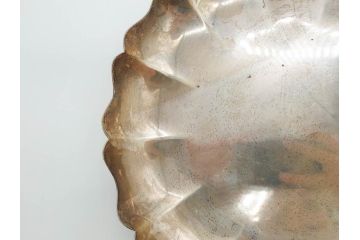 アメリカ　TIFFANY&CO.MAKERS(ティファニー メイカーズ)　STERLINGSILVER(スターリングシルバー) 25323　総重量 約497g　柔らかな縁の曲線がエレガントなプレート(変形皿、フリル、レース、中皿、深皿、菓子器、銀製品)(R-079111)