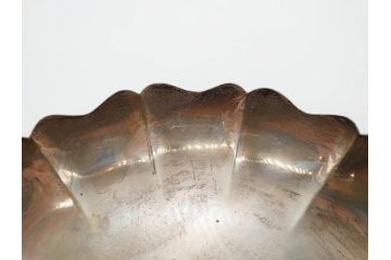 アメリカ　TIFFANY&CO.MAKERS(ティファニー メイカーズ)　STERLINGSILVER(スターリングシルバー) 25323　総重量 約497g　柔らかな縁の曲線がエレガントなプレート(変形皿、フリル、レース、中皿、深皿、菓子器、銀製品)(R-079111)